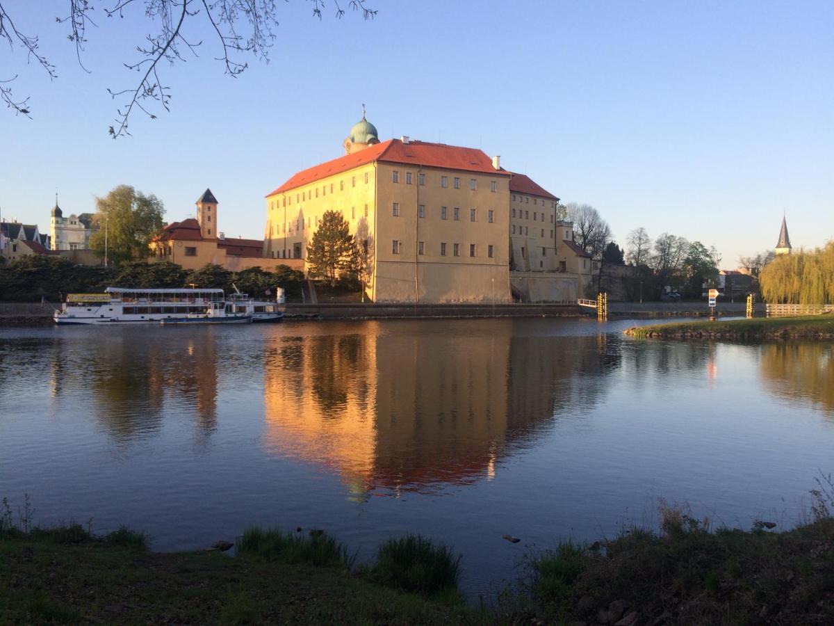 Zahradni Domek V Podebradech Подєбради Екстер'єр фото